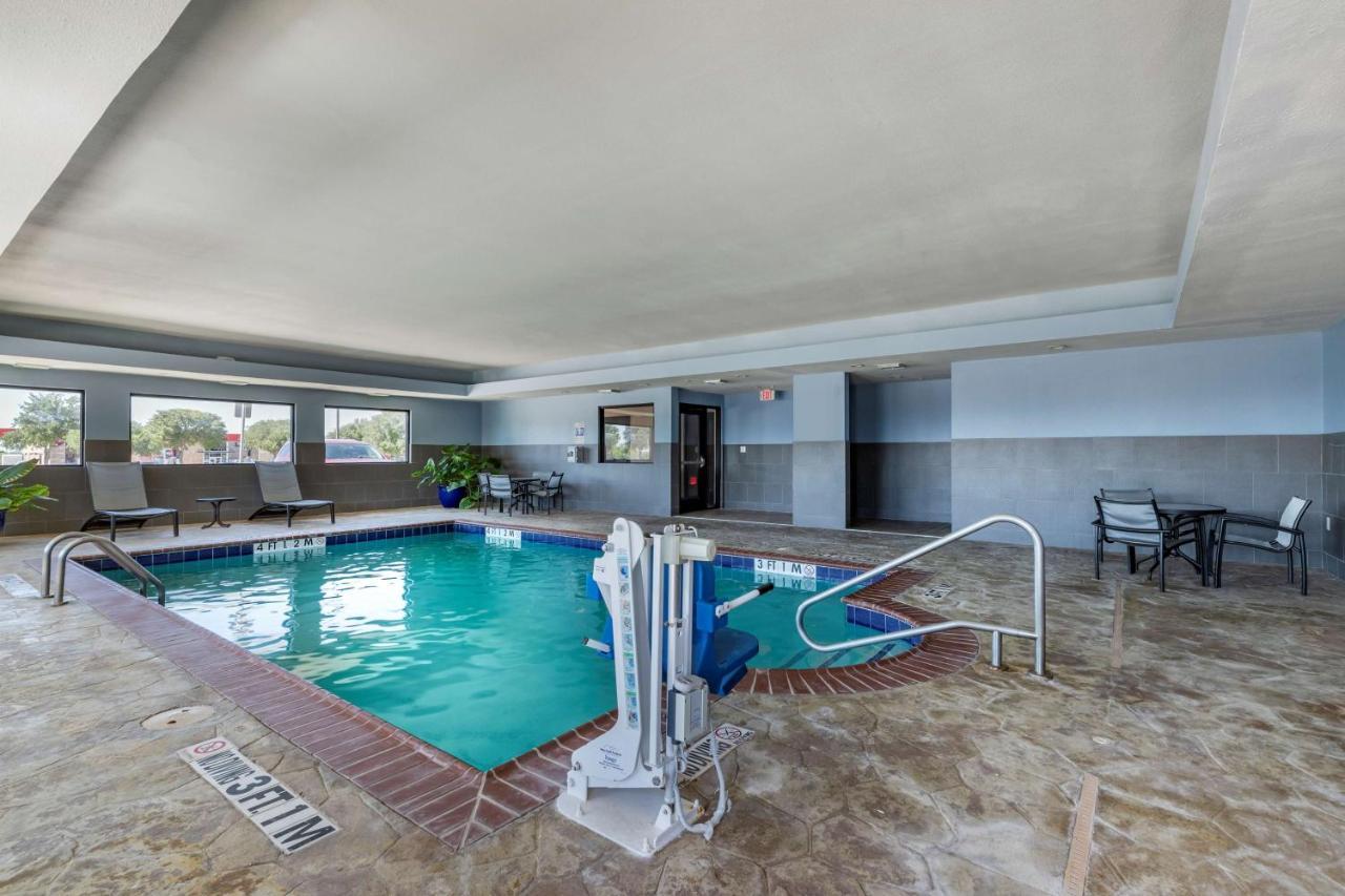 Best Western Plus Big Lake Inn Bagian luar foto