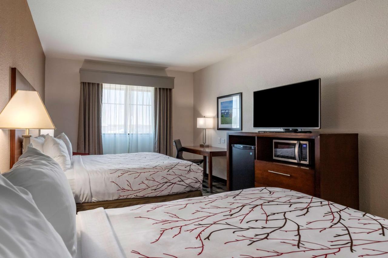 Best Western Plus Big Lake Inn Bagian luar foto