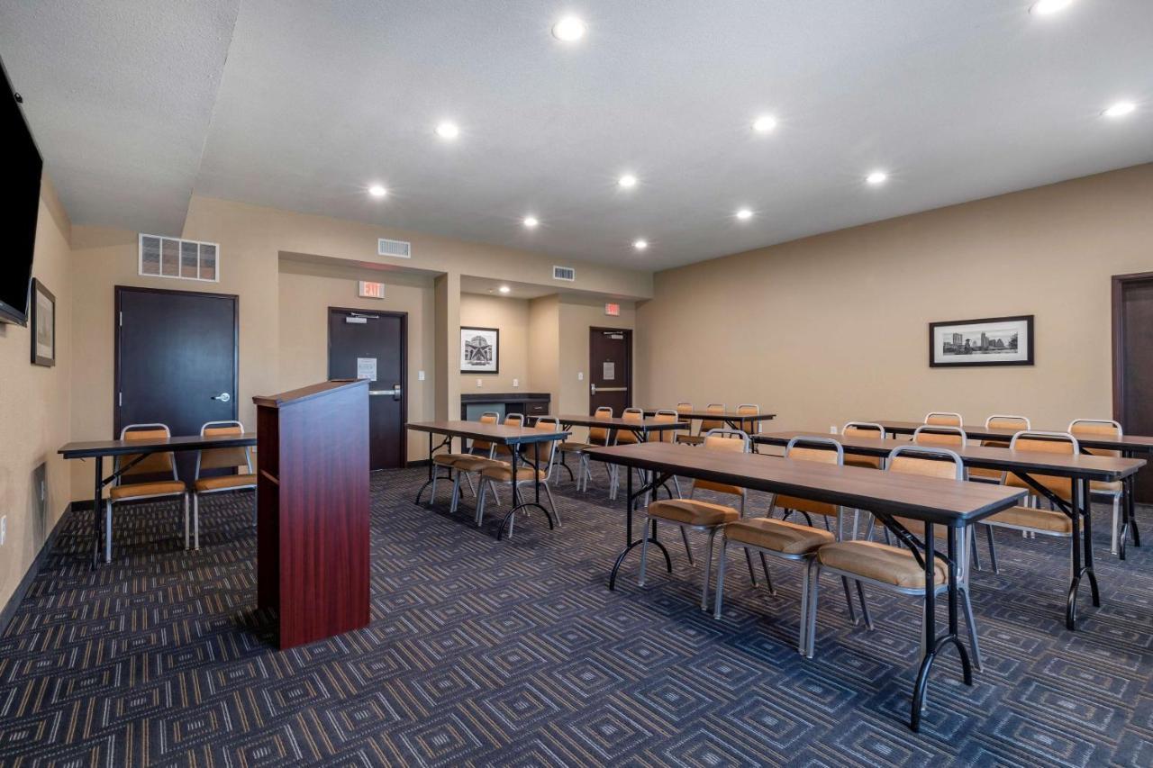 Best Western Plus Big Lake Inn Bagian luar foto